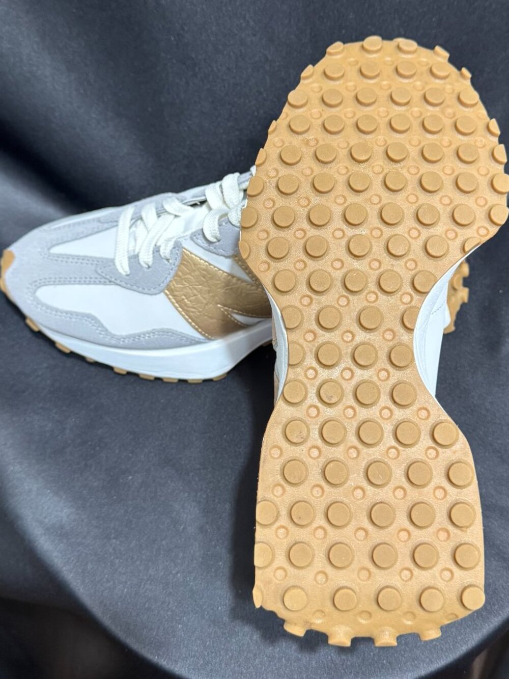 Women's New Balance 327 Size 8 - Picture 3 of 5
